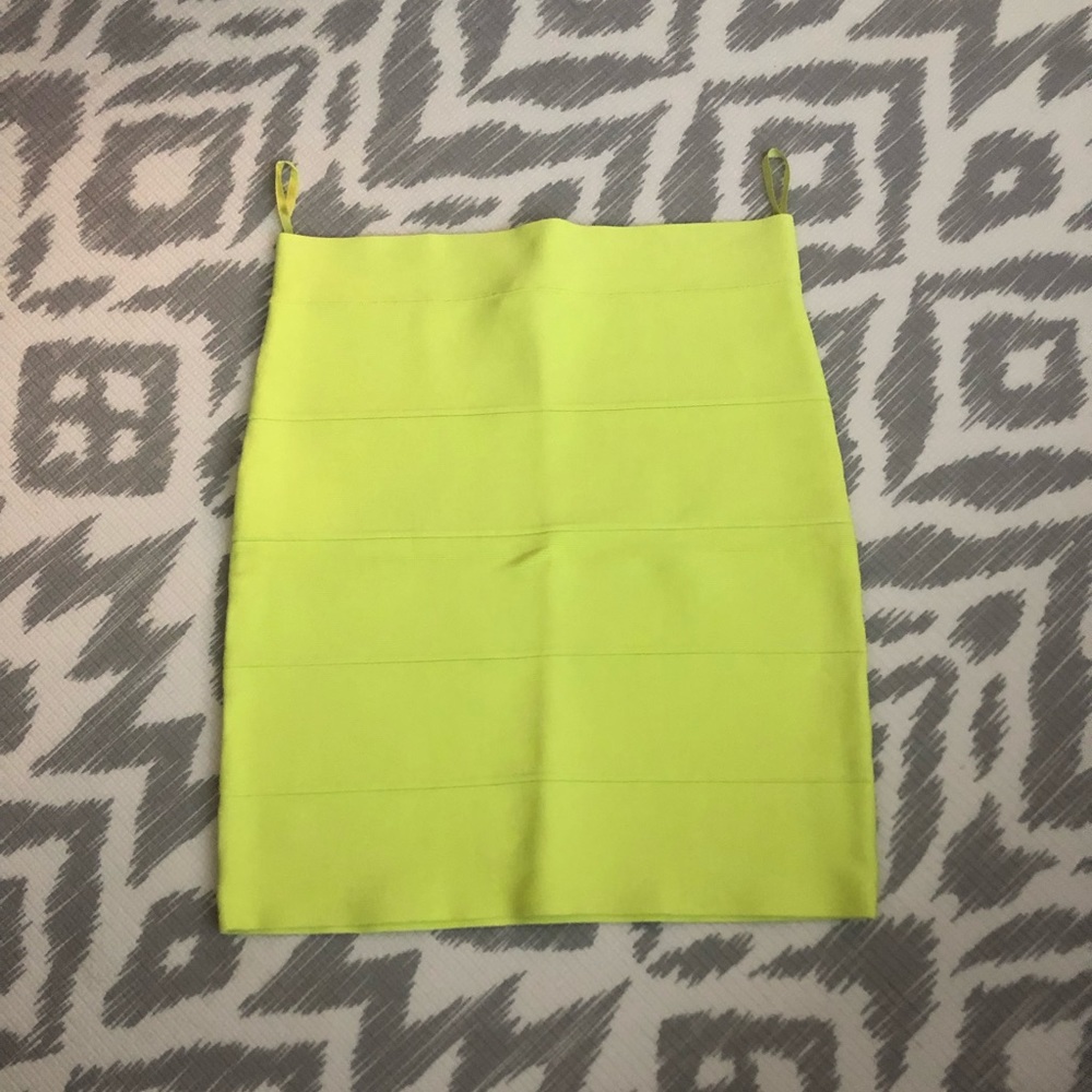 EUC neon green BCBG bandage skirt